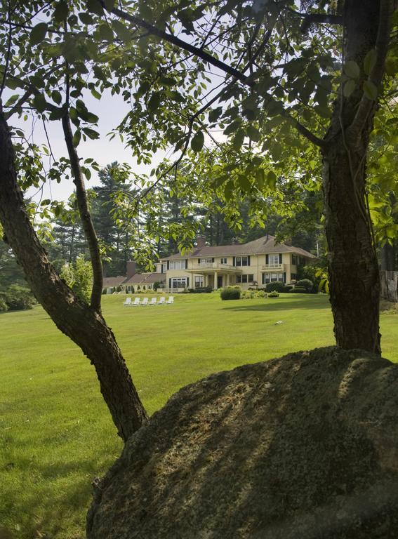 The Manor On Golden Pond Bed & Breakfast Holderness ภายนอก รูปภาพ
